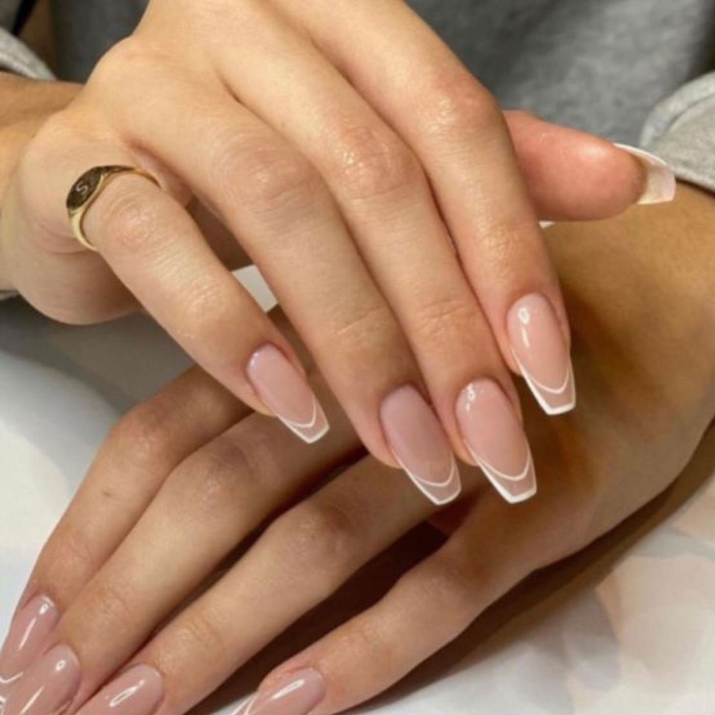 14 Chic Ways to Wear French Tip Nails this Season